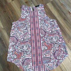 Large label (Rachel Rachel Roy) sleeveless top.